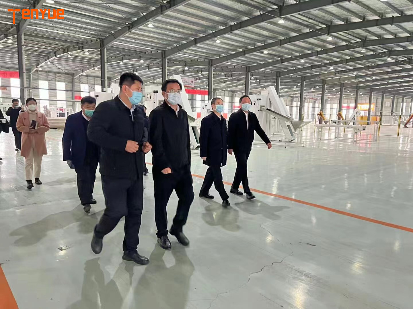 Warmly welcome urban leaders to visit our company(图2)