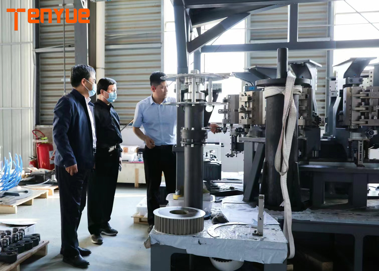 The School of Mechanical and Electrical Information of Shangqiu University visited our company(图2)