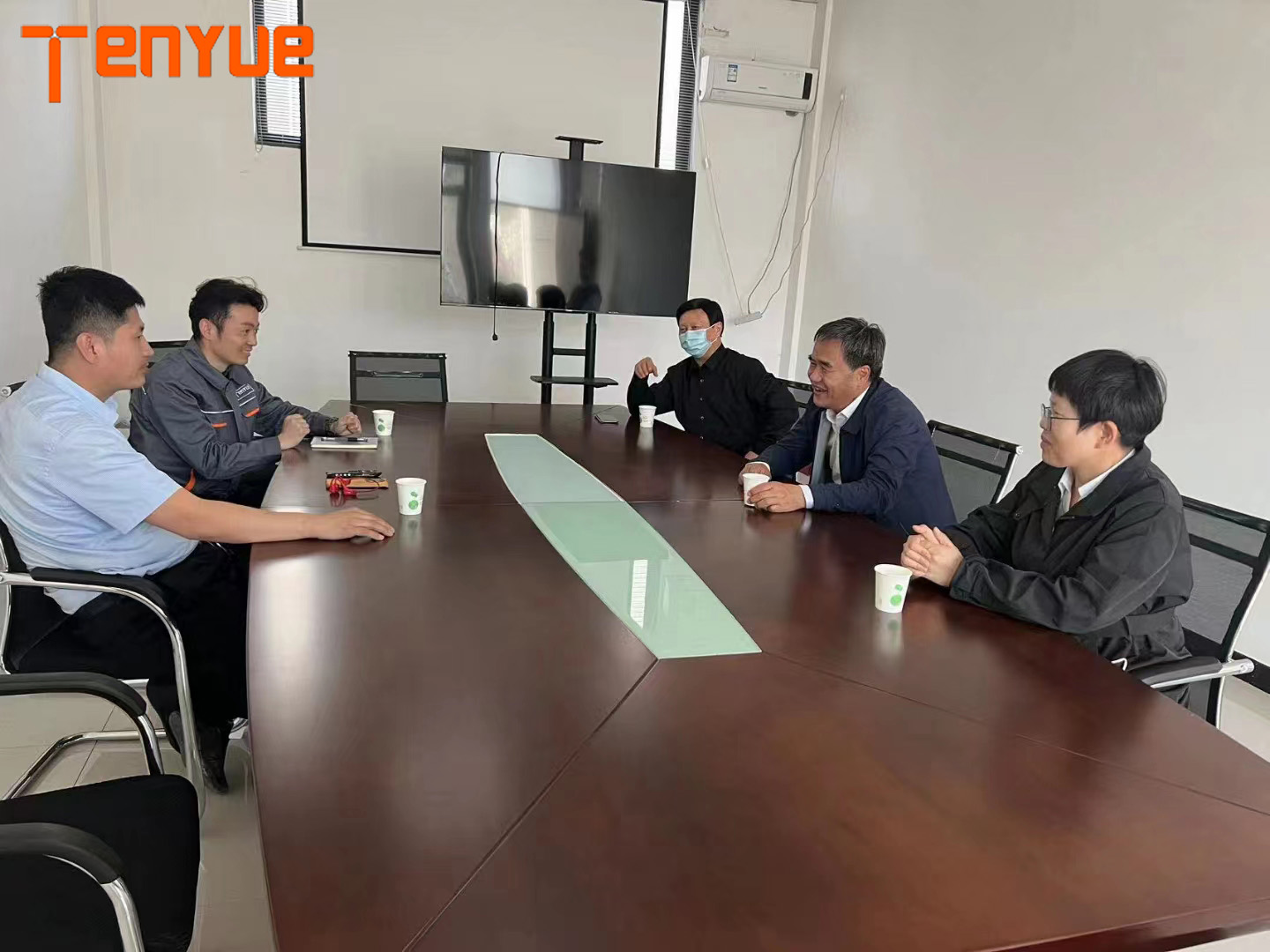 The School of Mechanical and Electrical Information of Shangqiu University visited our company(图4)