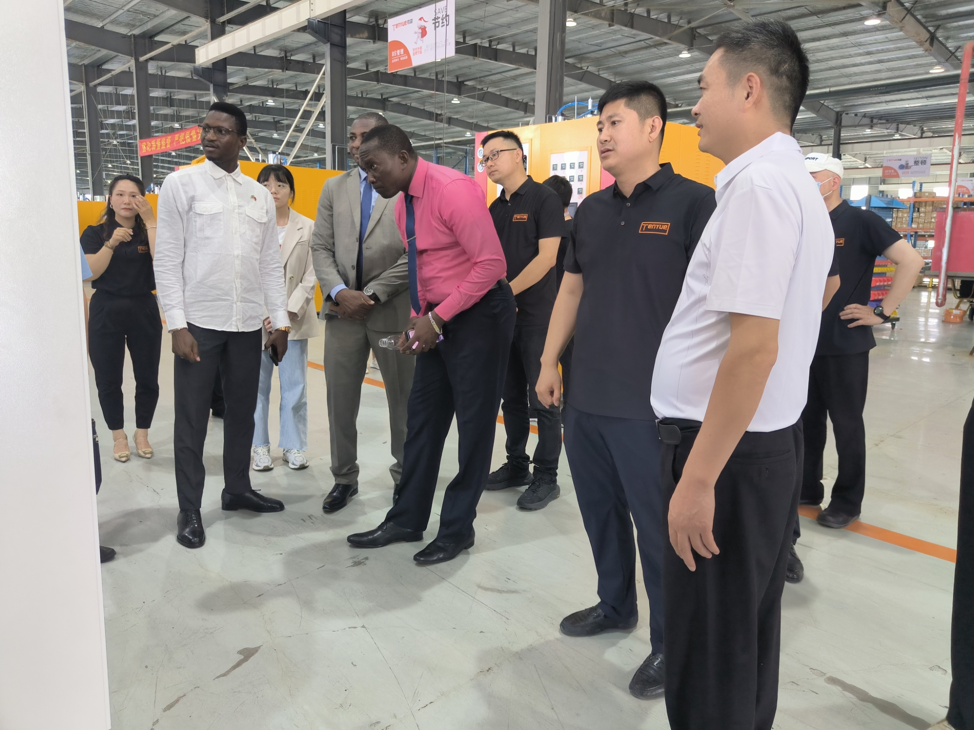  The ambassador of the Central African Republic, Behena, and his party visited Henan Tengyue Machine(图2)